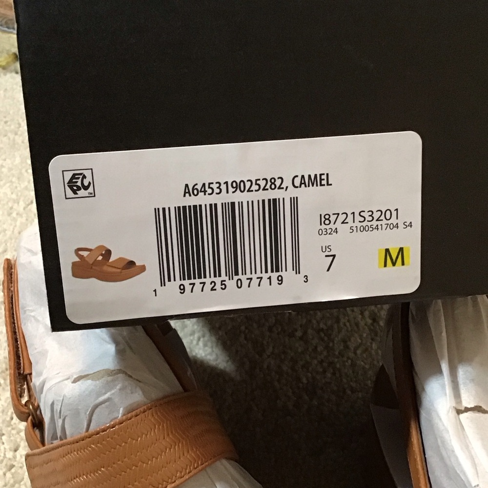 Vionic Women's Brown Sandals - Picture 4 of 5